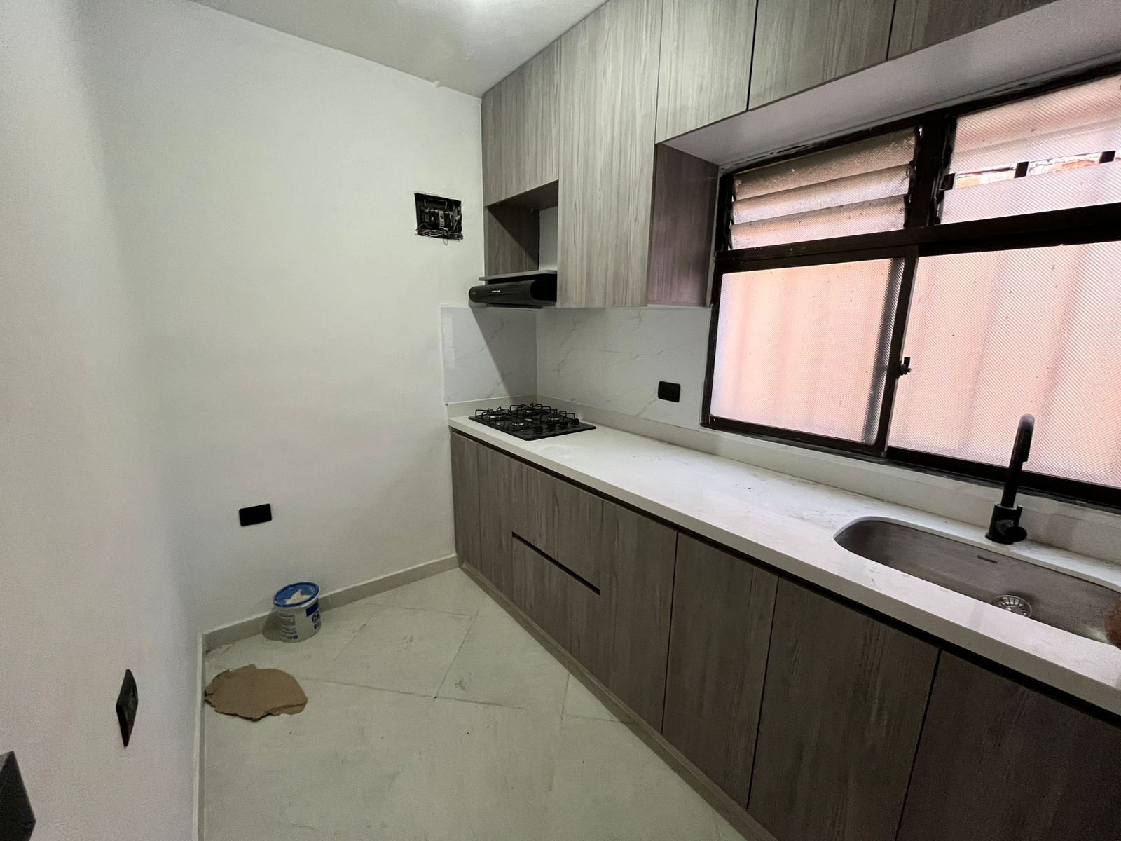 ARRIENDO CASA SEGUNDO PISO CON TERRAZA – (EEP-1058) – BELÉN LAS MERCEDES | MEDELLÍN